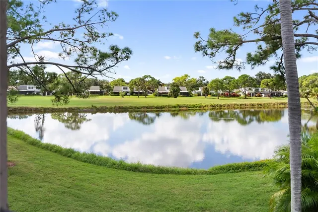 $299,000 | 3009 Taywood Meadows, Unit 14, Sarasota, FL 34235