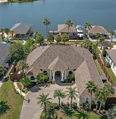 $924,000 | 2097 Lakeshore Boulevard, Slidell, LA 70461