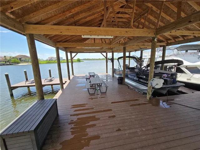 $924,000 | 2097 Lakeshore Boulevard, Slidell, LA 70461