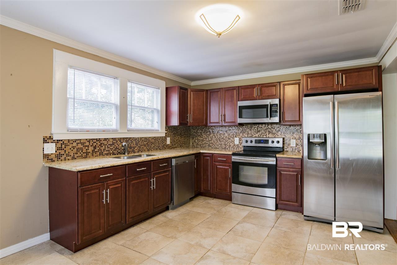 2459 Emogene Street Mobile, AL 36606 - Photo 7 of 23