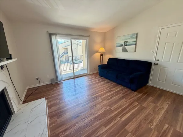 $1,100 | 3300 Pebblebrook Drive, Unit 50, Seabrook, TX 77586
