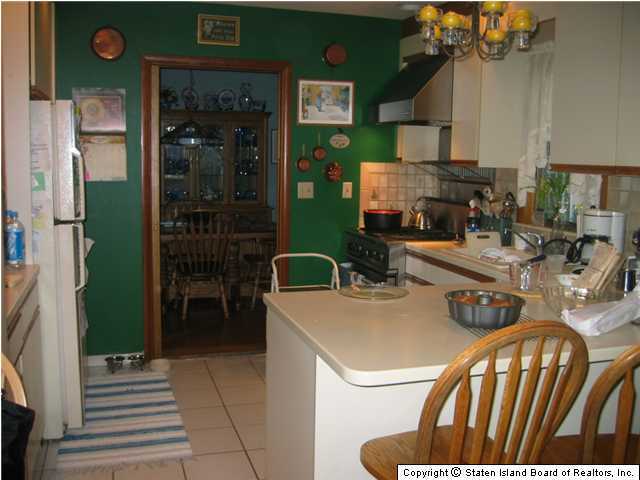 454 Edinboro Road Staten Island, NY 10306 - Photo 3 of 6 Additional Photo