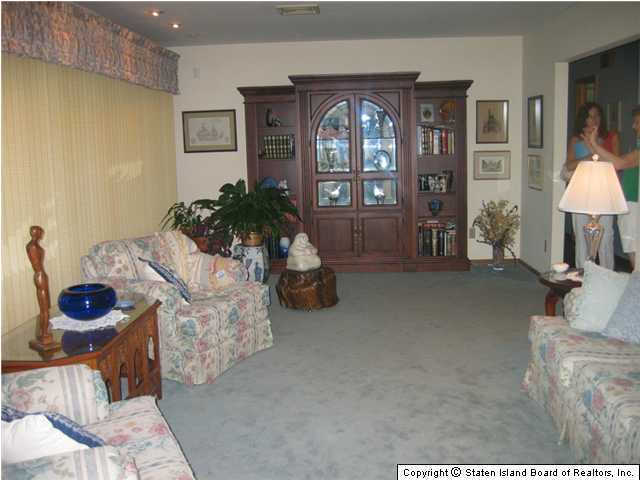 454 Edinboro Road Staten Island, NY 10306 - Photo 4 of 6 Additional Photo