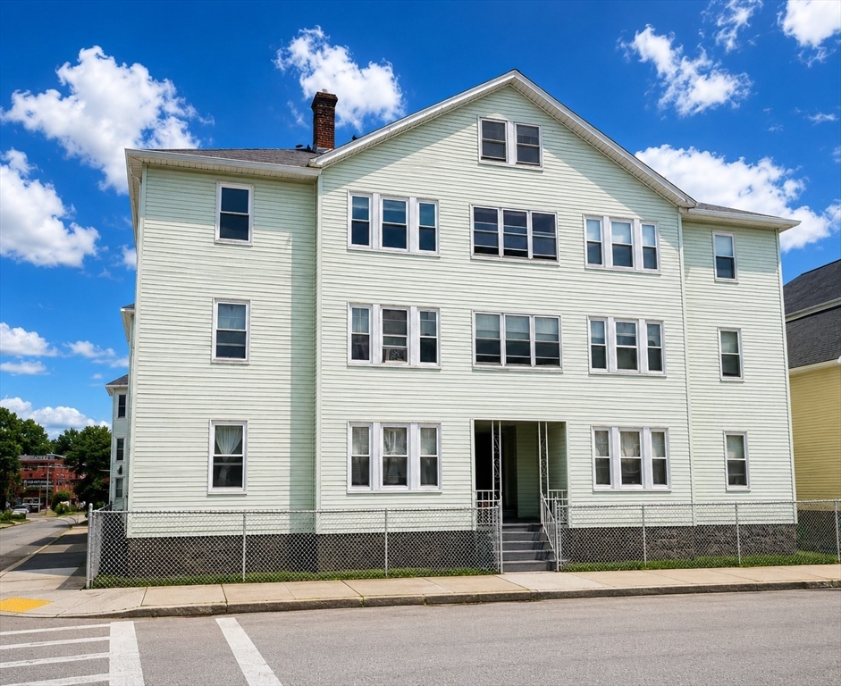 18 Caprera Road Worcester, MA 01604 - Photo 1 of 28