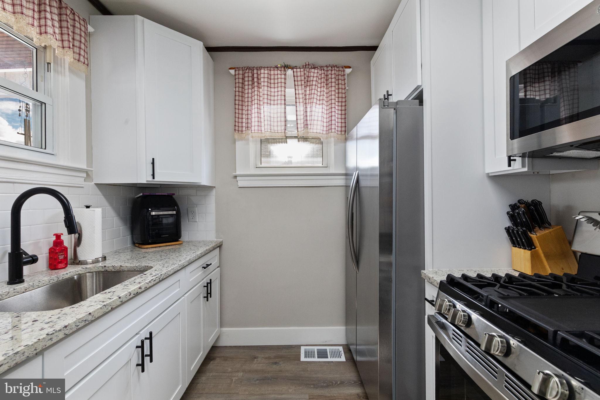 6920 Sollers Point Road Baltimore, MD 21222 - Photo 9 of 19
