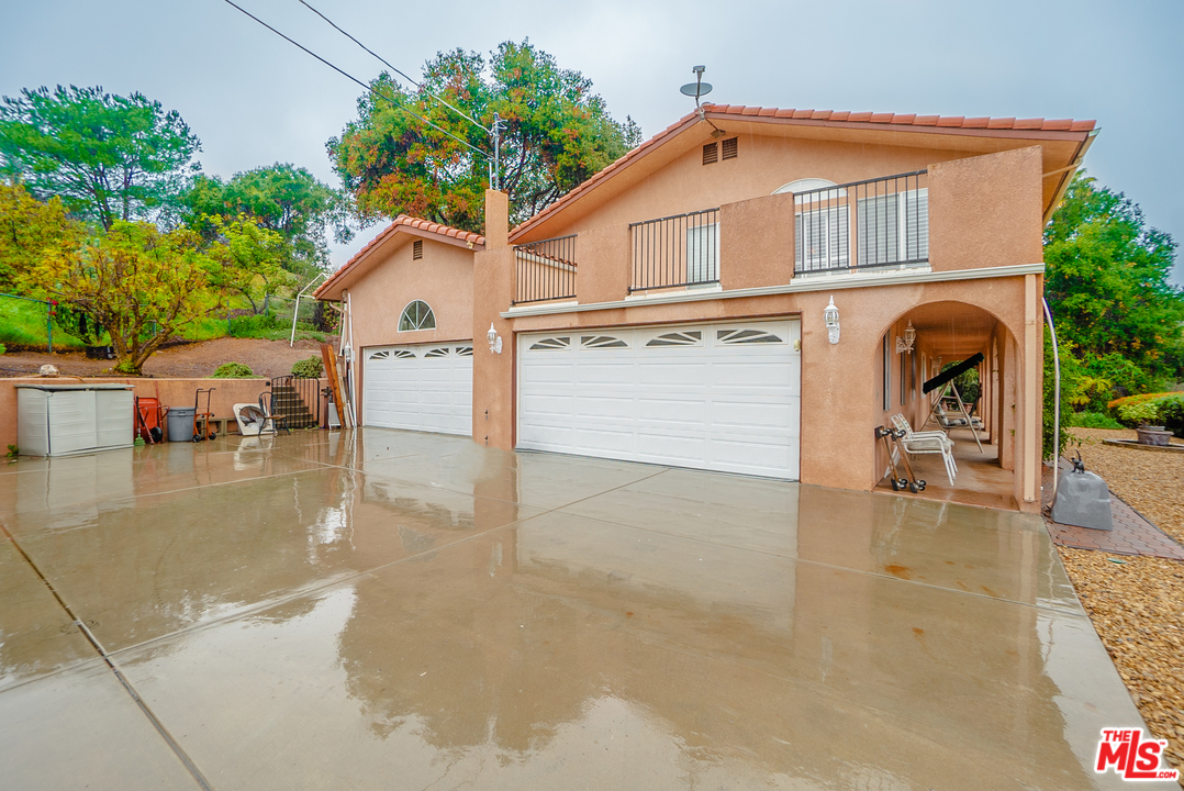 1042 Rice Canyon Road Fallbrook, CA 92028 - Photo 2 of 36
