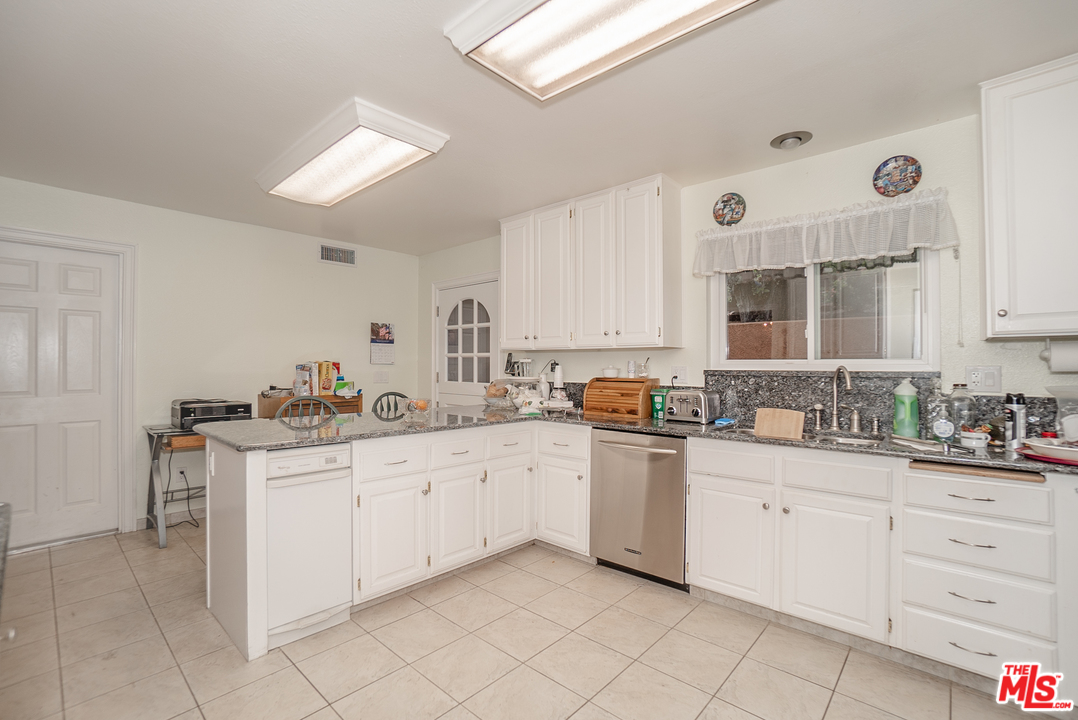 1042 Rice Canyon Road Fallbrook, CA 92028 - Photo 11 of 36