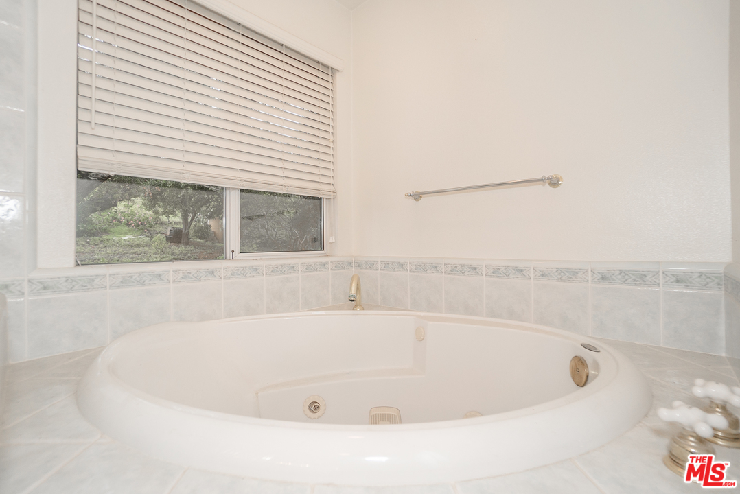 1042 Rice Canyon Road Fallbrook, CA 92028 - Photo 20 of 36