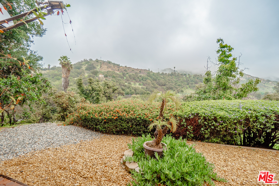 1042 Rice Canyon Road Fallbrook, CA 92028 - Photo 4 of 36