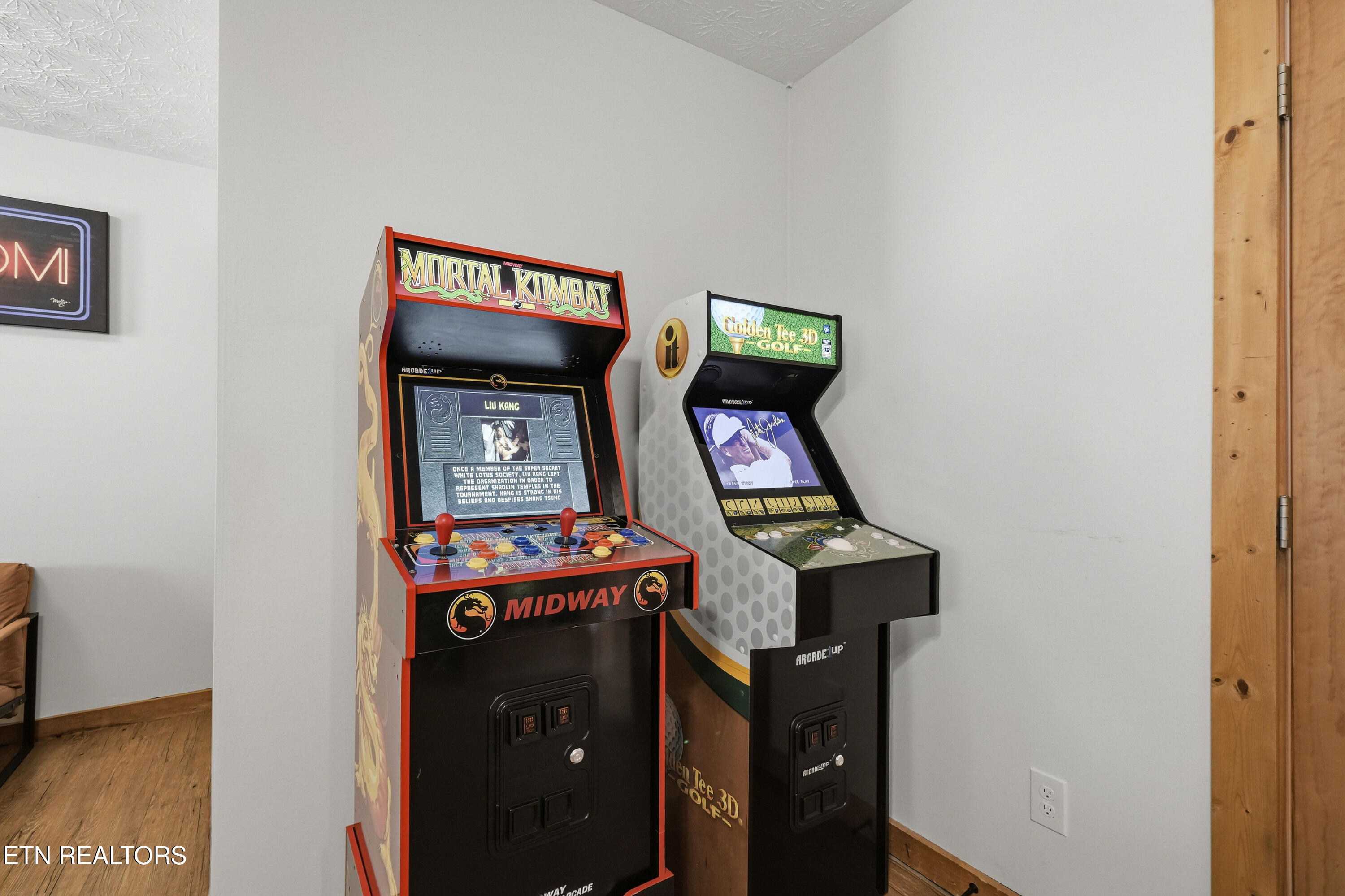 2489 Upper Middle Creek Road Sevierville, TN 37876 - Photo 20 of 57 2489-upper-middle-creek-rd-21