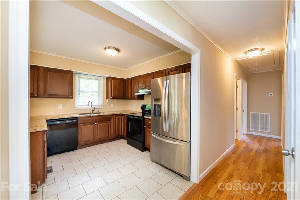129 Riley Road Dallas, NC 28034 - Photo 18 of 41 Gallery Image 18