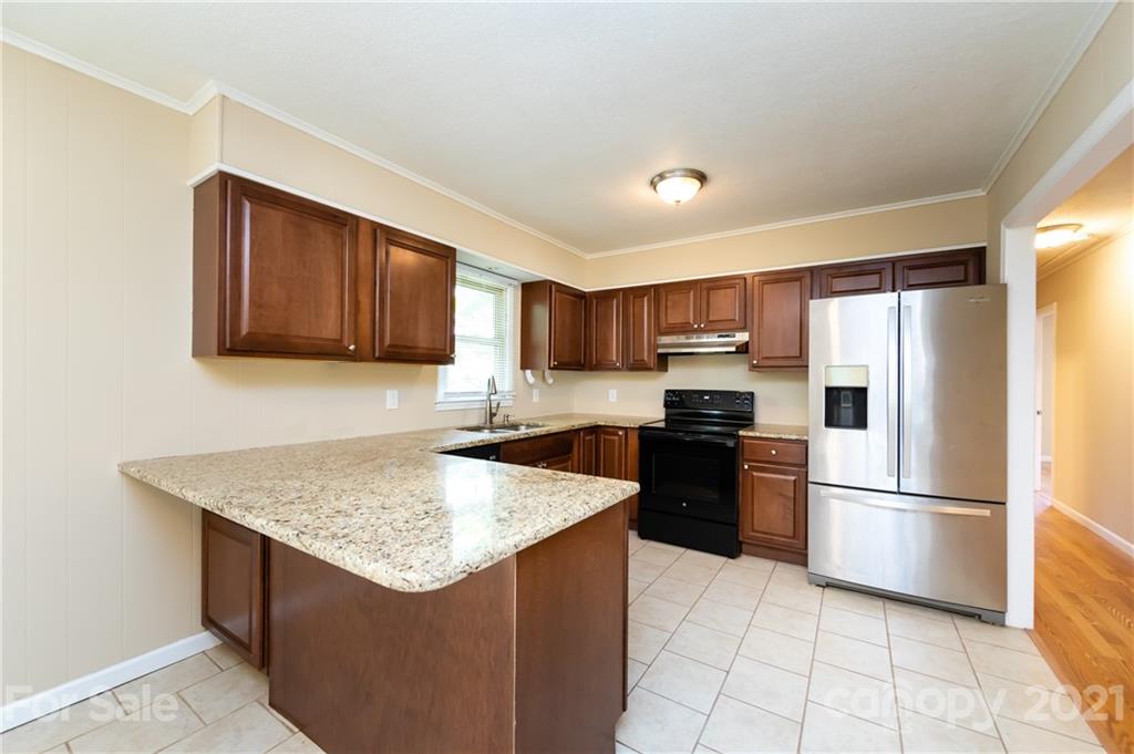 129 Riley Road Dallas, NC 28034 - Photo 8 of 41 Gallery Image 8