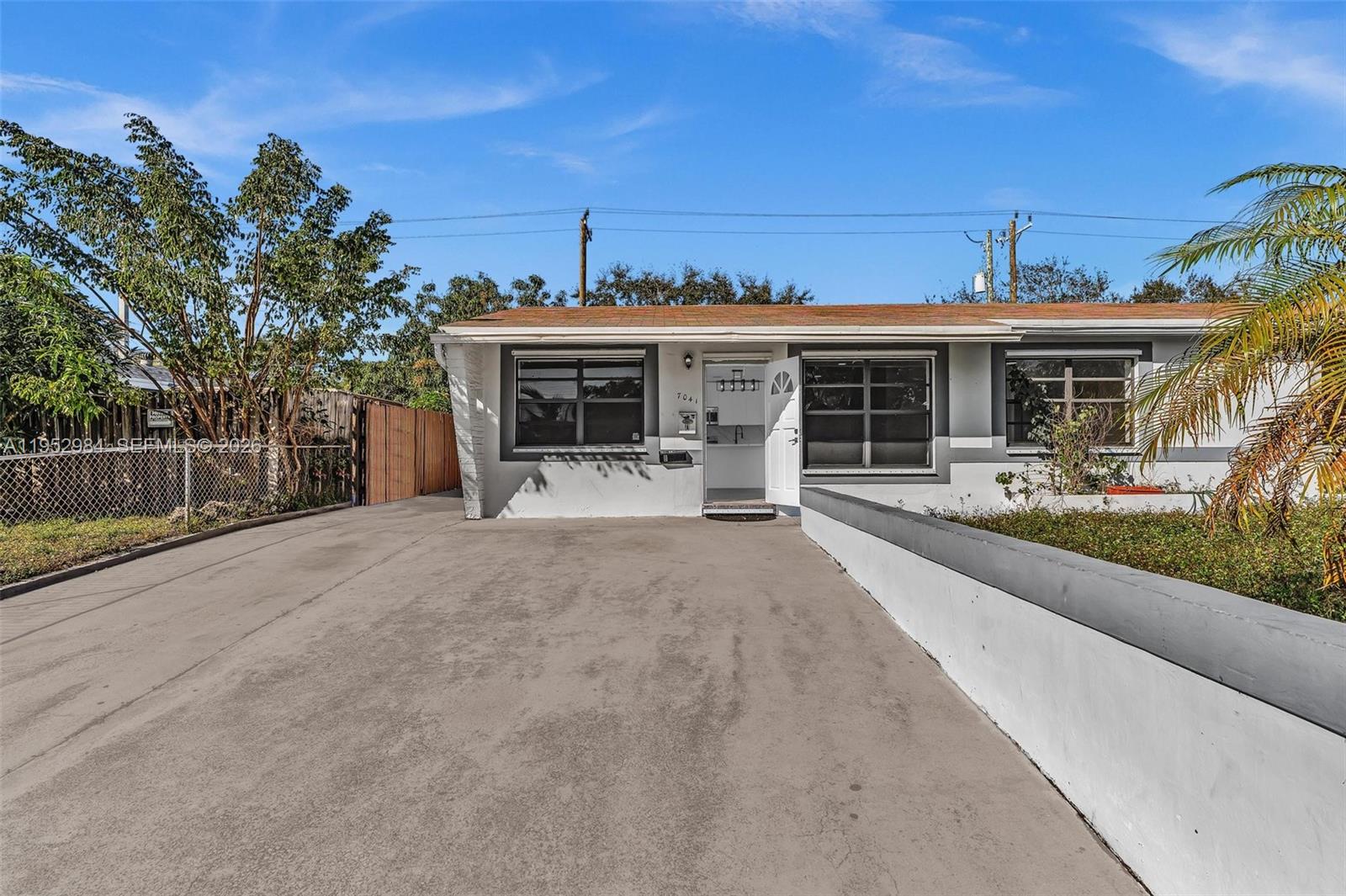 7041 Raleigh Street, Unit B Hollywood, FL 33024 - Photo 4 of 43