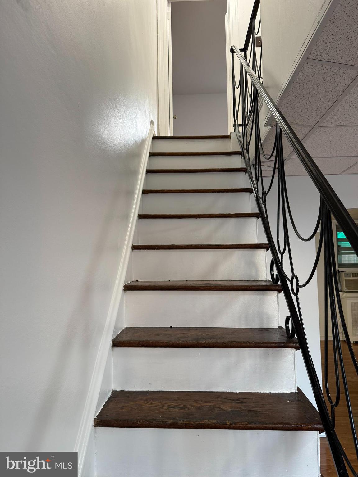 444 Timberlake Road Upper Darby, PA 19082 - Photo 5 of 9