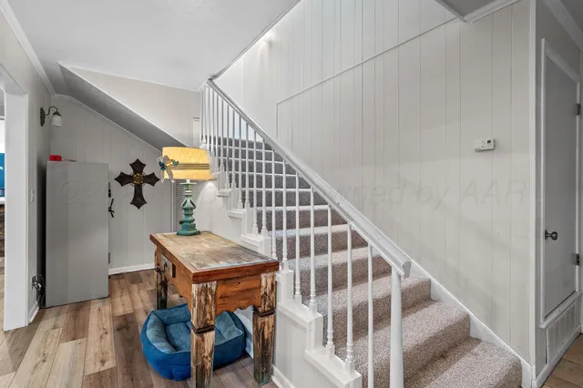 a view of entryway and hall