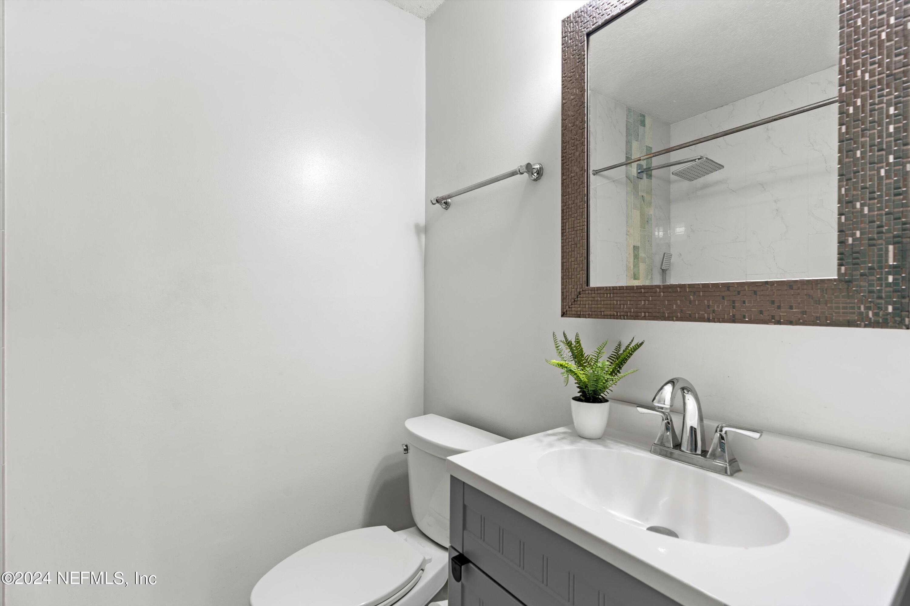 8837 Ivey Road Jacksonville, FL 32216 - Photo 14 of 22 16-Primary Bathroom