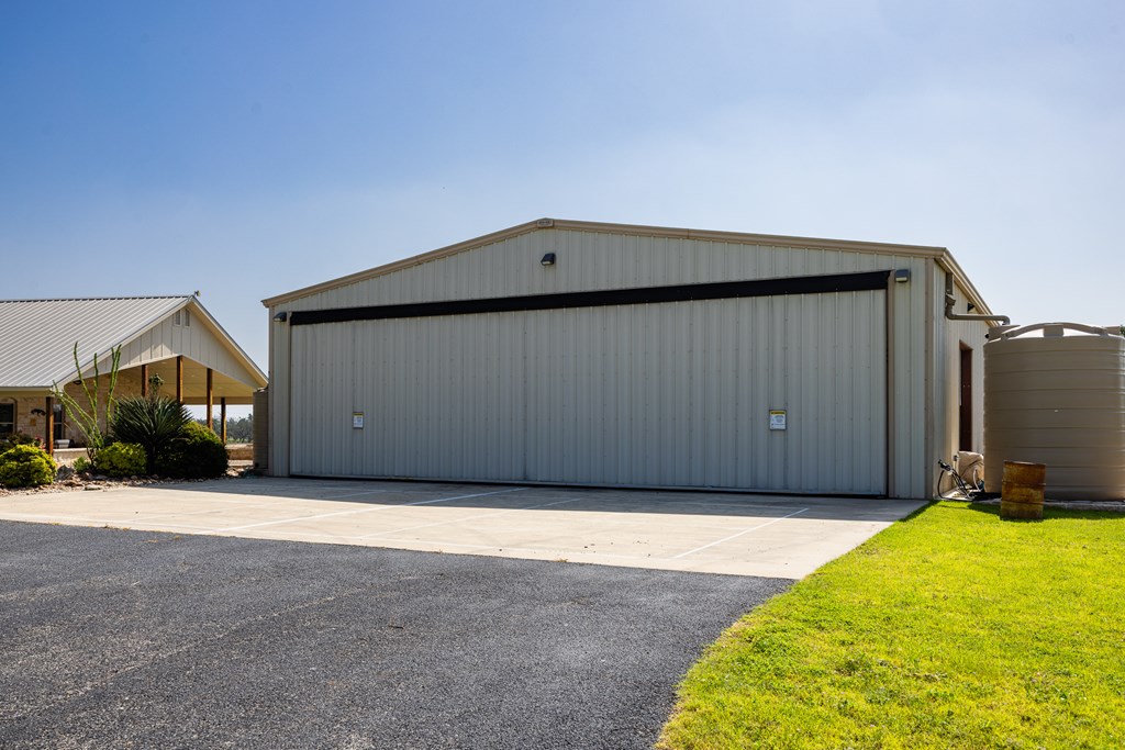 2377 Aviation Loop Fredericksburg, TX 78624 - Photo 53 of 76