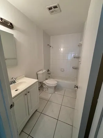 $2,300 | 2148 Northwest 57th Avenue, Unit 14E, Lauderhill, FL 33313