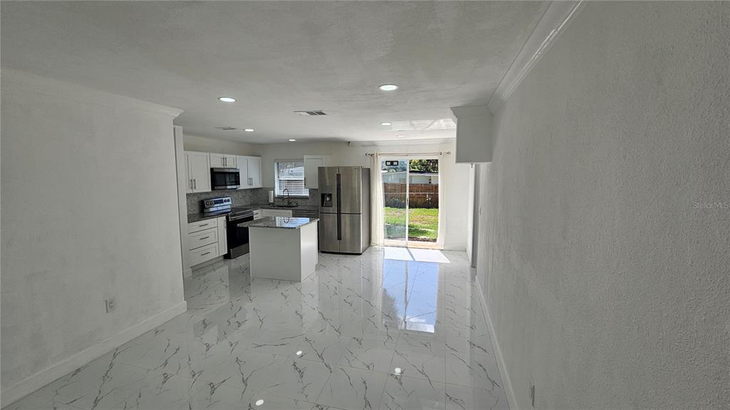 1325 Mary L Road Clearwater, FL 33755 - Photo 5 of 28