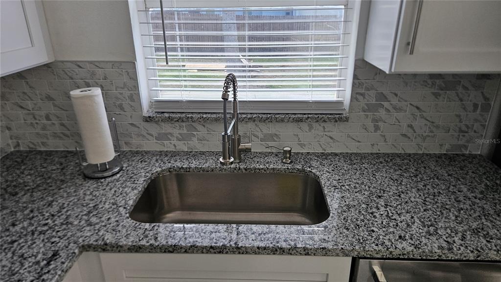 1325 Mary L Road Clearwater, FL 33755 - Photo 9 of 28