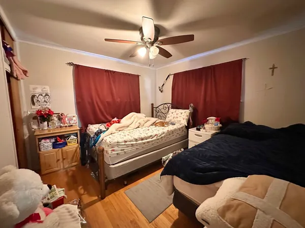 $250,000 | 4322 Oak Avenue, Lyons, IL 60534