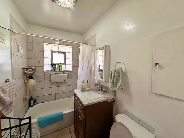 $250,000 | 4322 Oak Avenue, Lyons, IL 60534