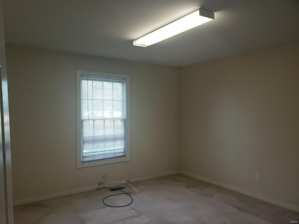 2 Finlay Fields Manchester, MO 63021 - Photo 13 of 33