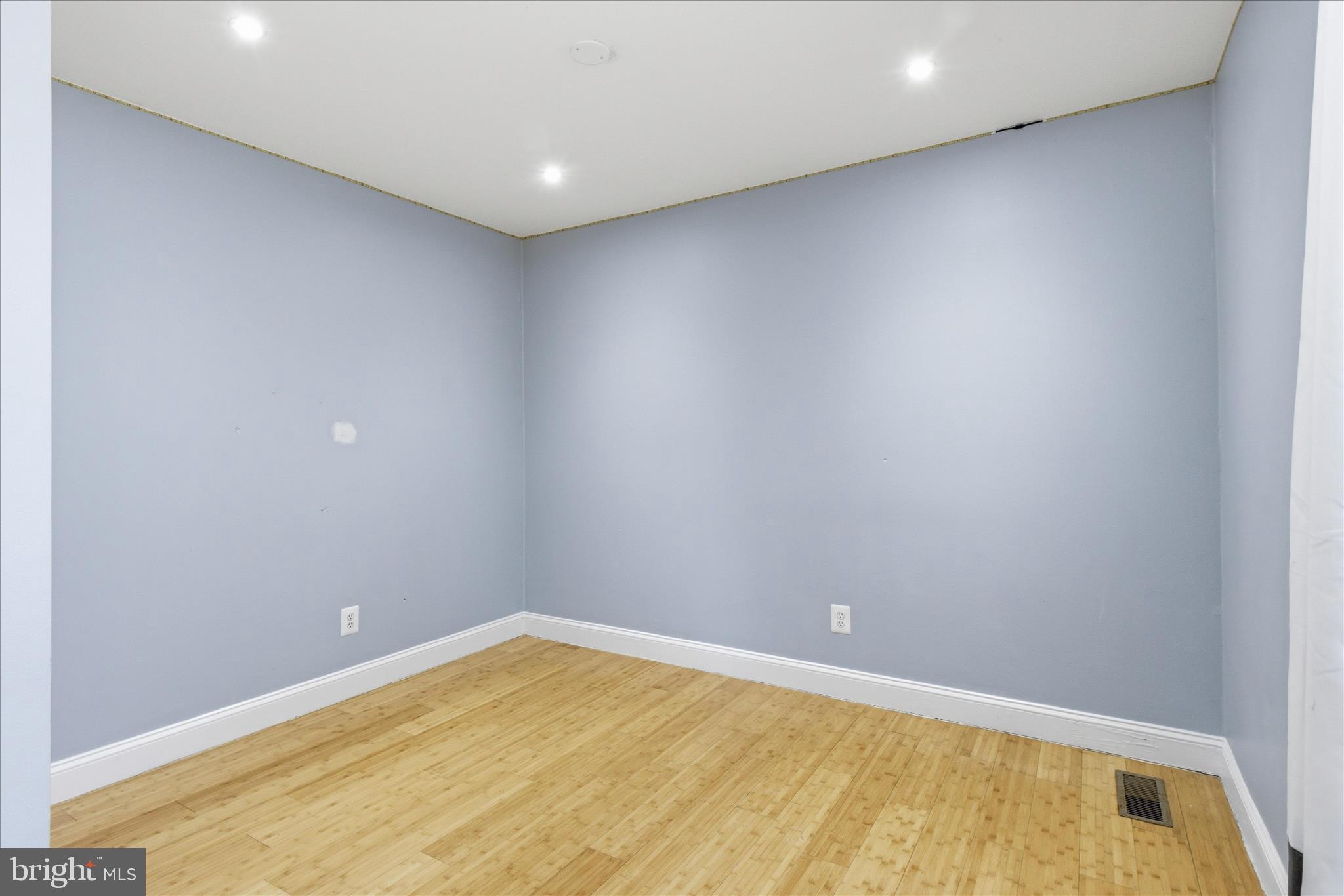 5515 Westcliff Court Burke, VA 22015 - Photo 27 of 47 a view of empty room