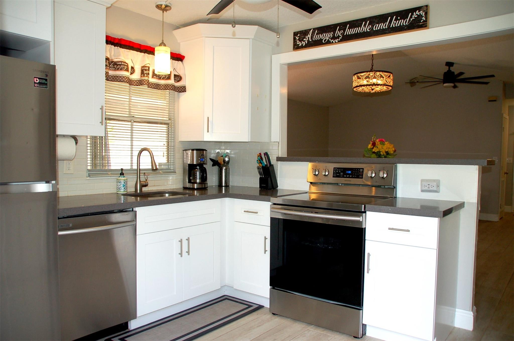 7080 Southwest 41st Place Davie, FL 33314 - Photo 3 of 19 Photo 3