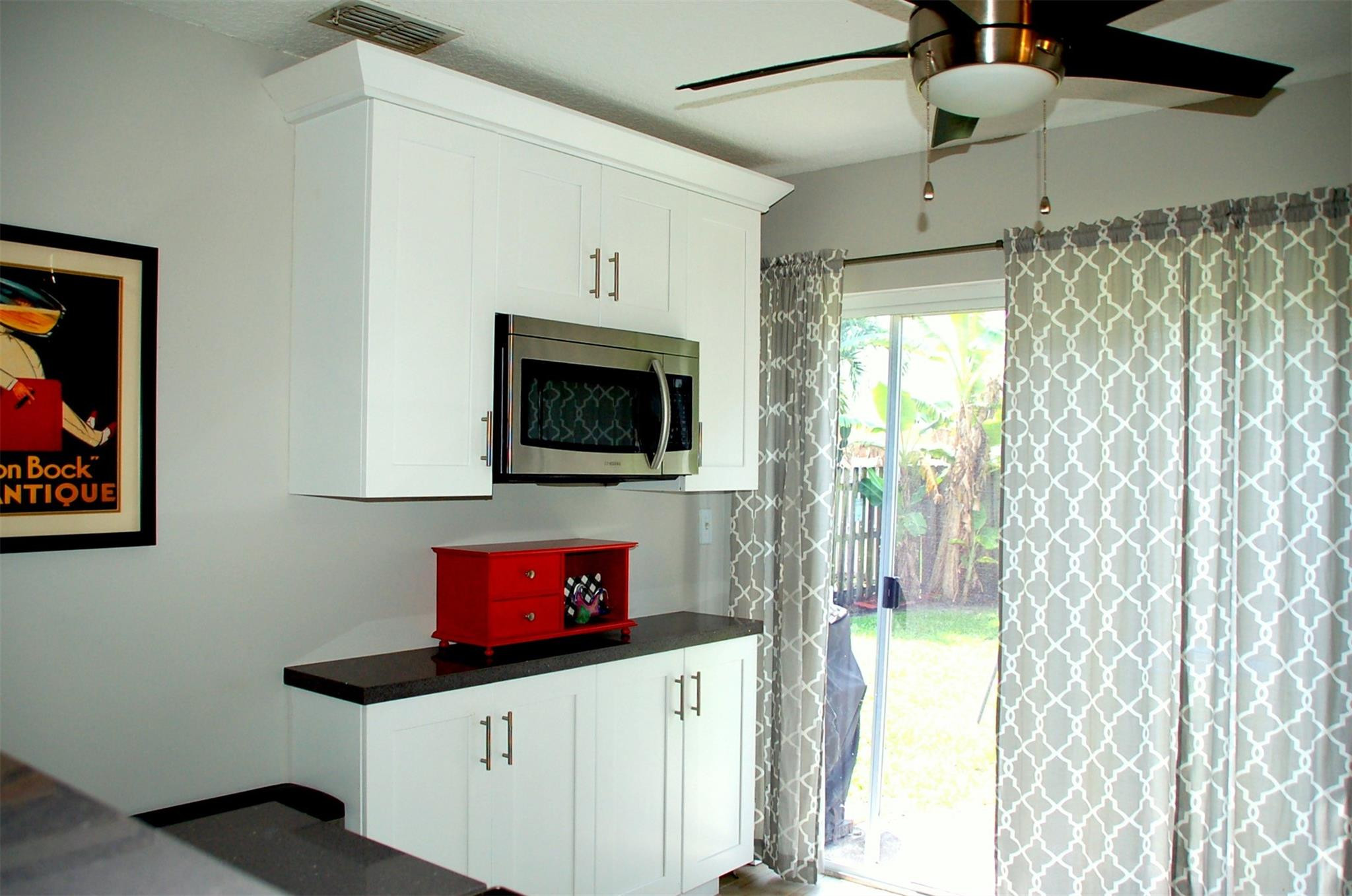 7080 Southwest 41st Place Davie, FL 33314 - Photo 5 of 19 Photo 5