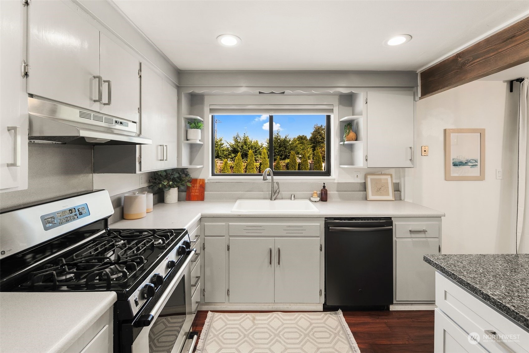 3032 Northeast 7th Street Renton, WA 98056 - Photo 16 of 40