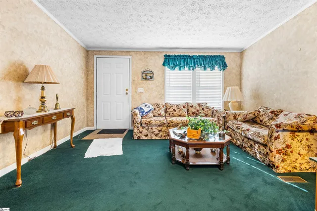 $315,000 | 1754 Memorial Dr Extension, Greer, SC 29651