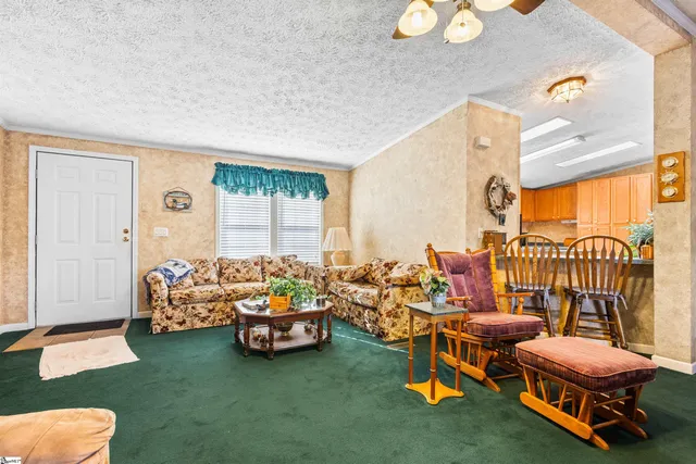 $315,000 | 1754 Memorial Dr Extension, Greer, SC 29651