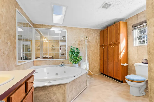 $315,000 | 1754 Memorial Dr Extension, Greer, SC 29651