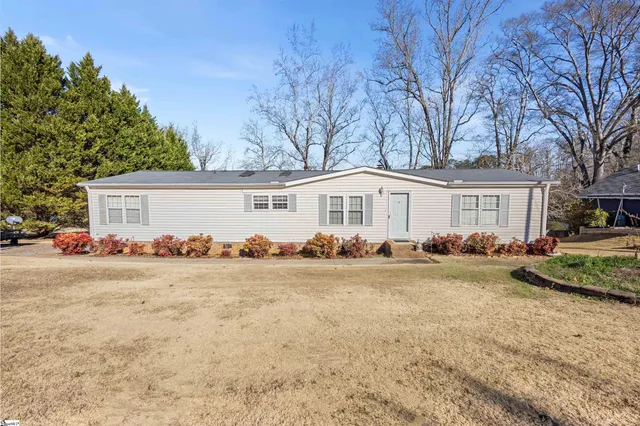 $315,000 | 1754 Memorial Dr Extension, Greer, SC 29651