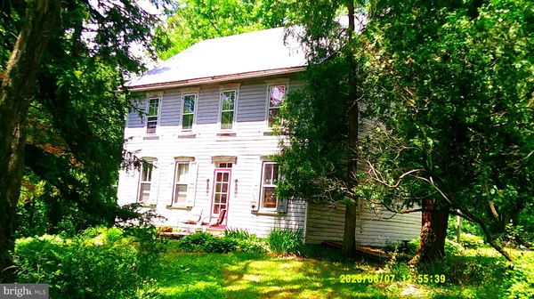 $585,000 | 9825 Old Highway 22, Breinigsville, PA 18031