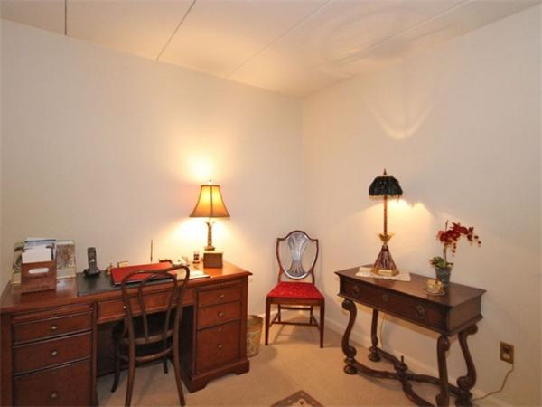 53-2 Angleside Road, Unit 2 Waltham, MA 02453 - Photo 12 of 21 Gallery Image 12