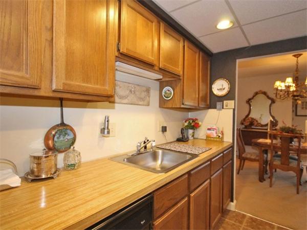 53-2 Angleside Road, Unit 2 Waltham, MA 02453 - Photo 9 of 21 Gallery Image 9