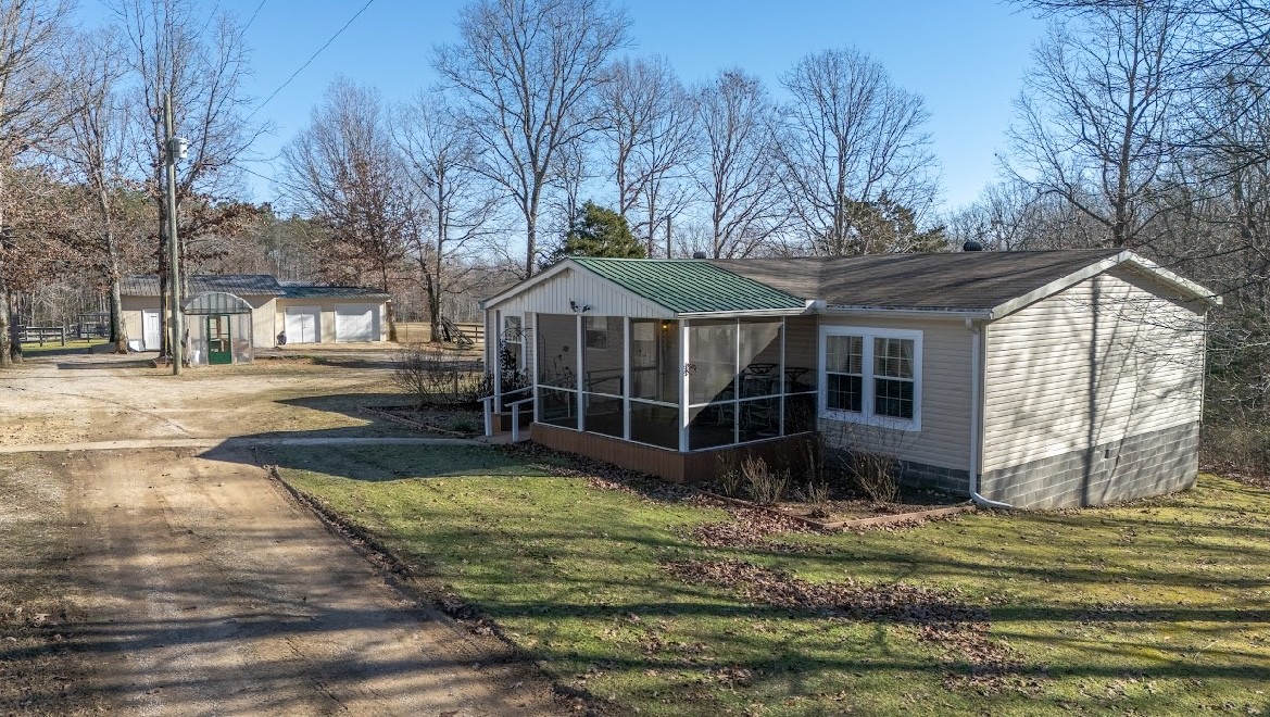 7160 Topsy Road Waynesboro, TN 38485 - Photo 1 of 99 Gallery Image 1