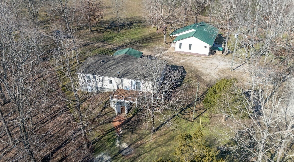 7160 Topsy Road Waynesboro, TN 38485 - Photo 3 of 99 Gallery Image 3