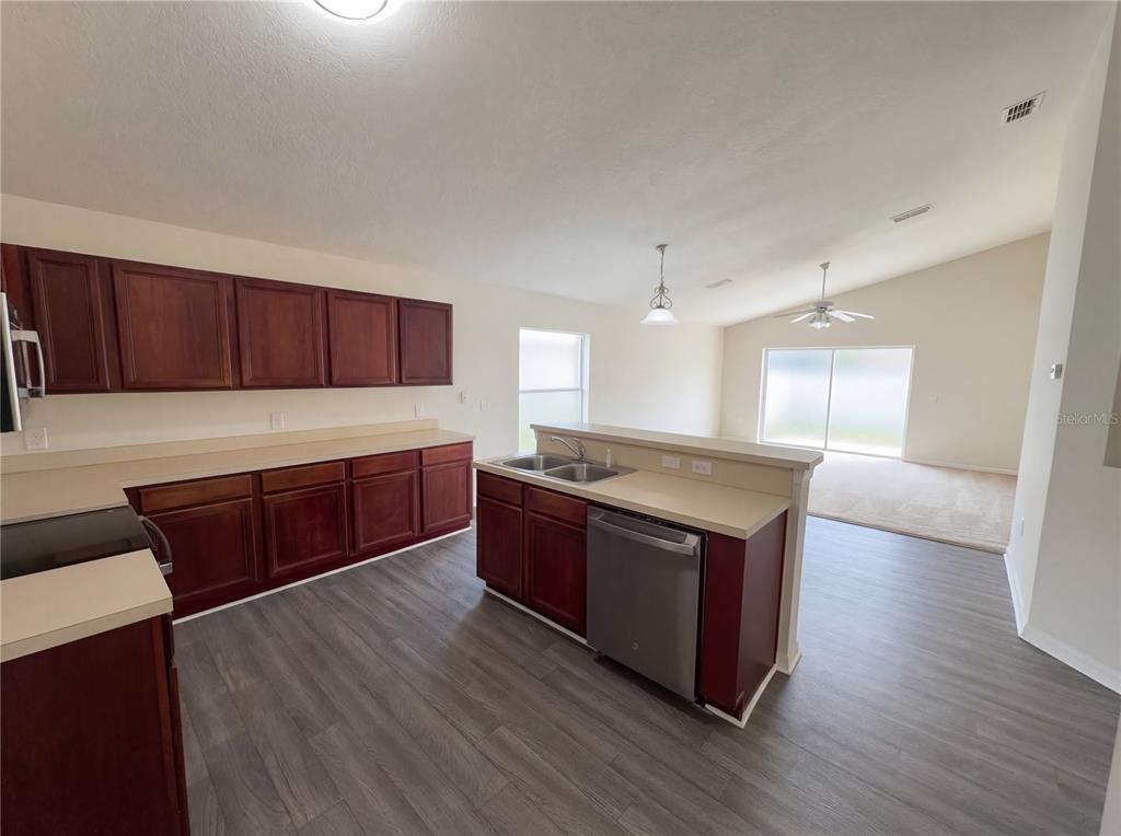 2722 Randal Way Kissimmee, FL 34743 - Photo 8 of 24