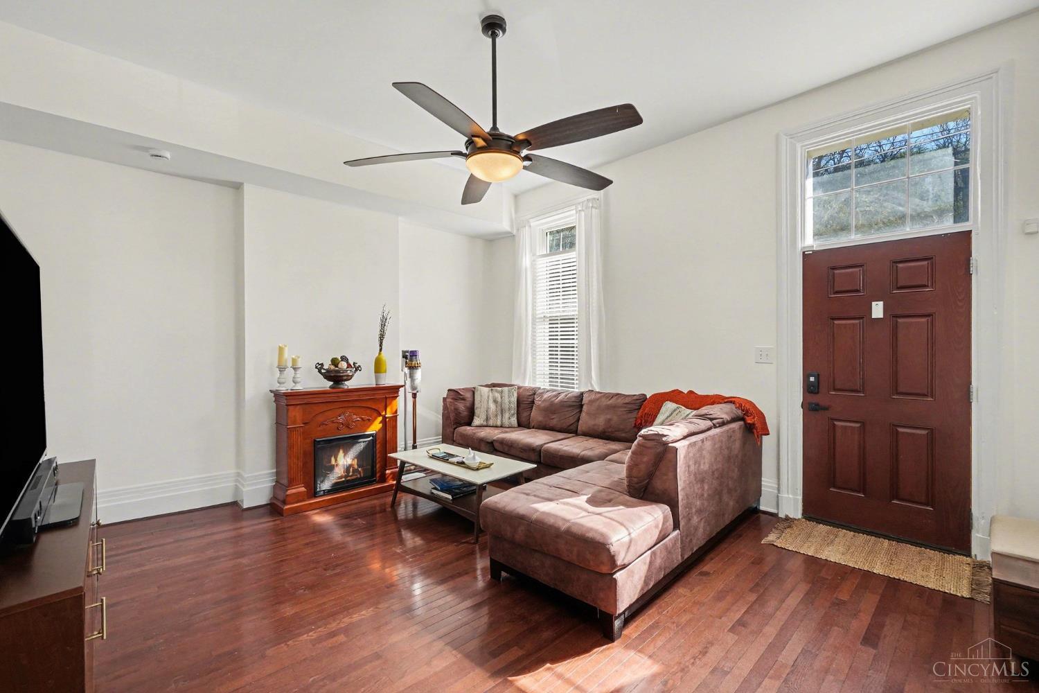 2279 Loth Street Cincinnati, OH 45219 - Photo 6 of 29