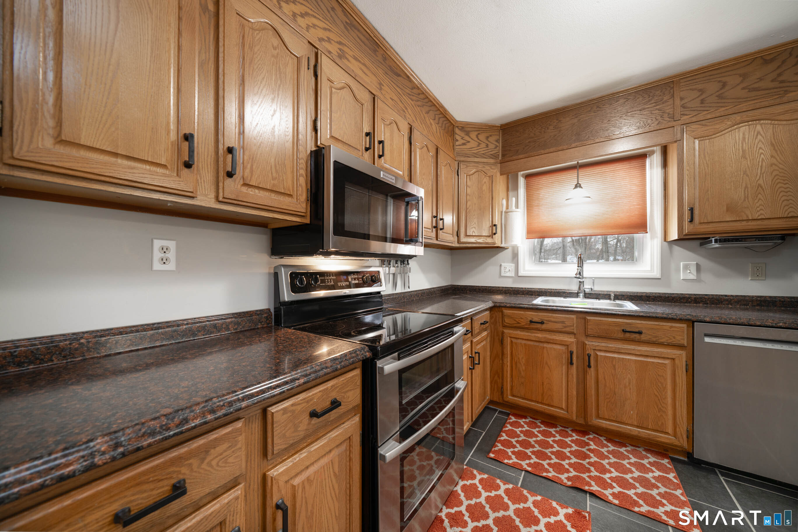 179 Mark Street Bristol, CT 06010 - Photo 4 of 19