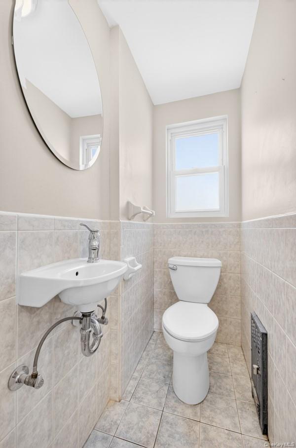 167 Old Mill Road Manhasset, NY 11030 - Photo 10 of 26