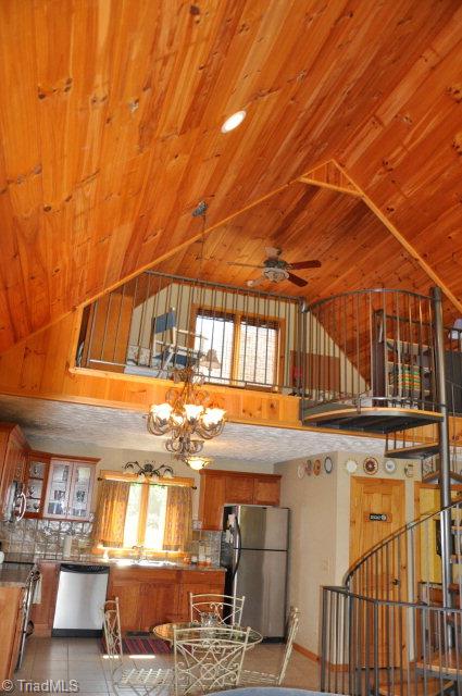 2071 Staghorn Road Purlear, NC 28665 - Photo 4 of 15