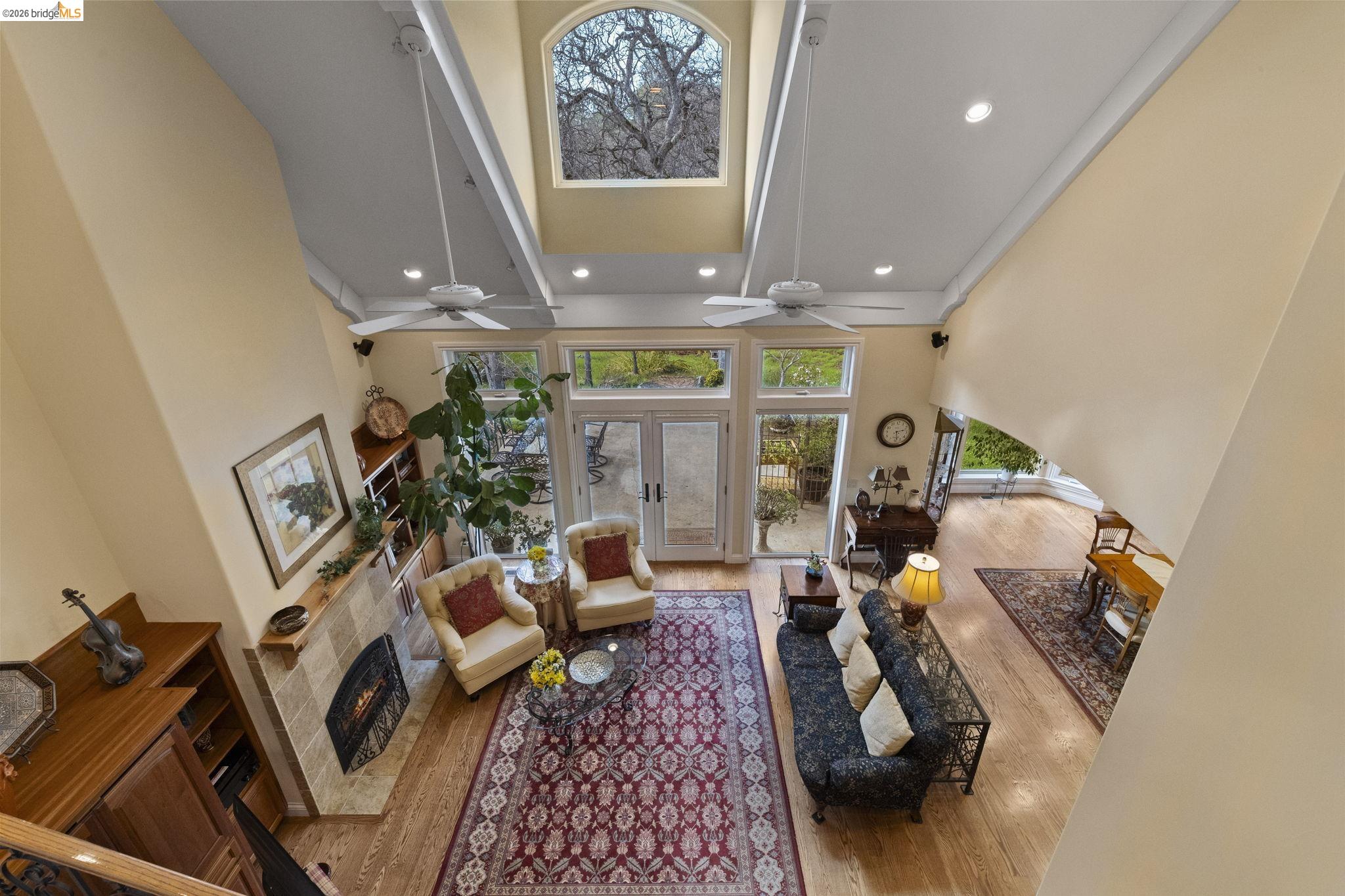 18558 Olov Road Sonora, CA 95370 - Photo 22 of 45 a living room with furniture and a flat screen tv