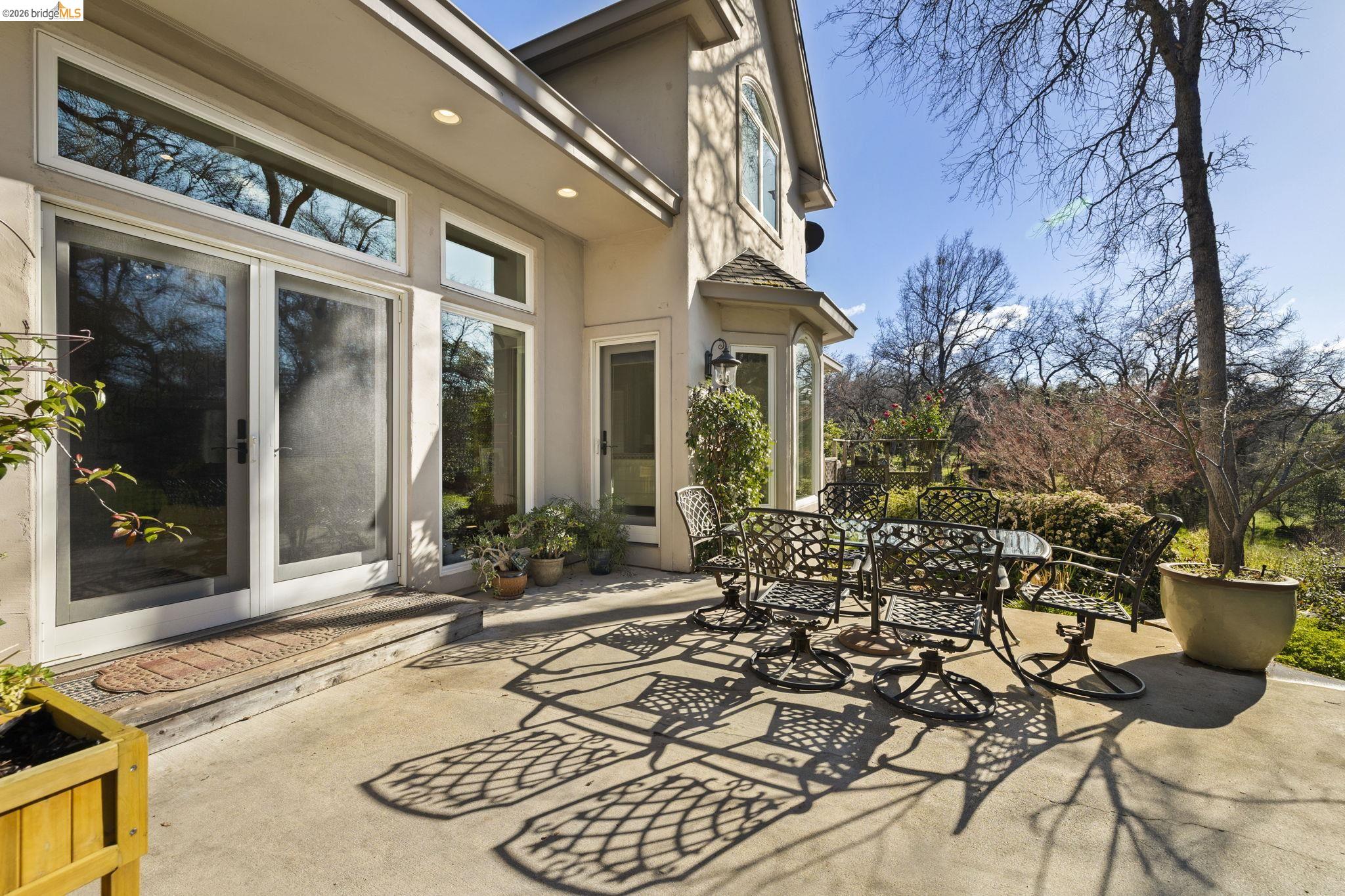 18558 Olov Road Sonora, CA 95370 - Photo 35 of 45 a view of a building with sitting area