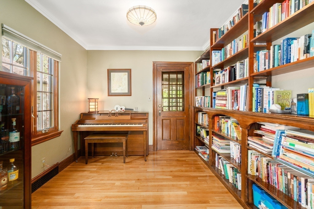 36 Blake Road Brookline, MA 02445 - Photo 12 of 34