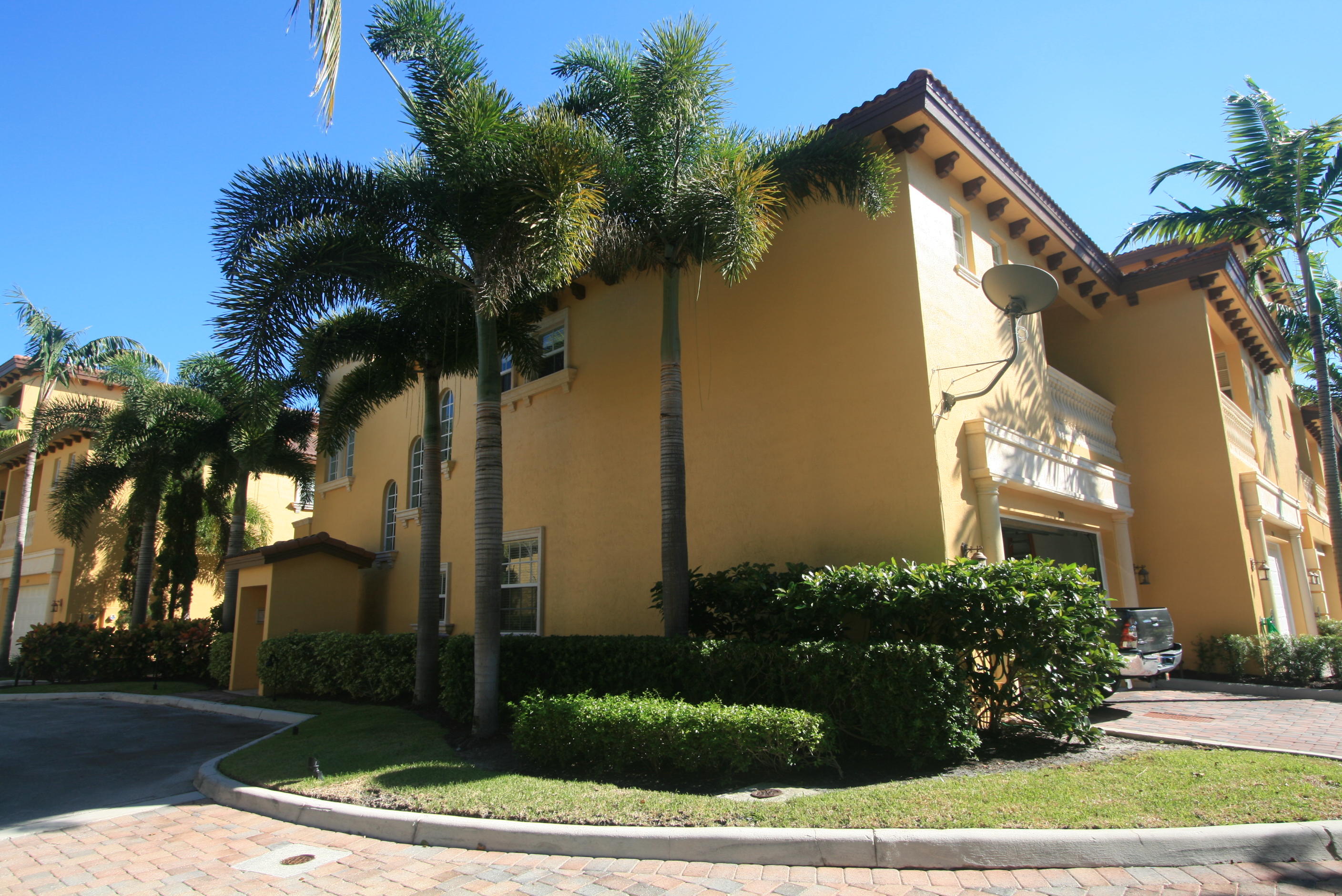 280 Northeast 69th Circle Boca Raton, FL 33487 - Photo 4 of 35 IMG_9919