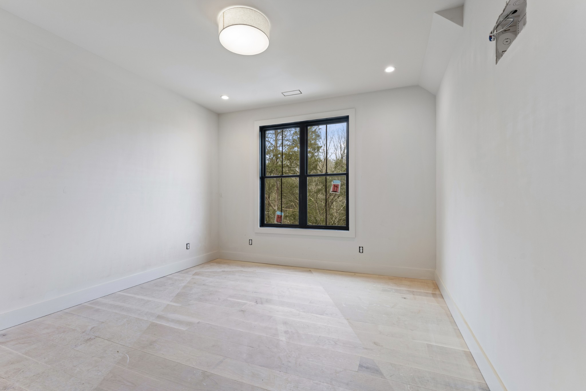 7678 Sawyer Brown Road Nashville, TN 37209 - Photo 47 of 77 an empty room with window